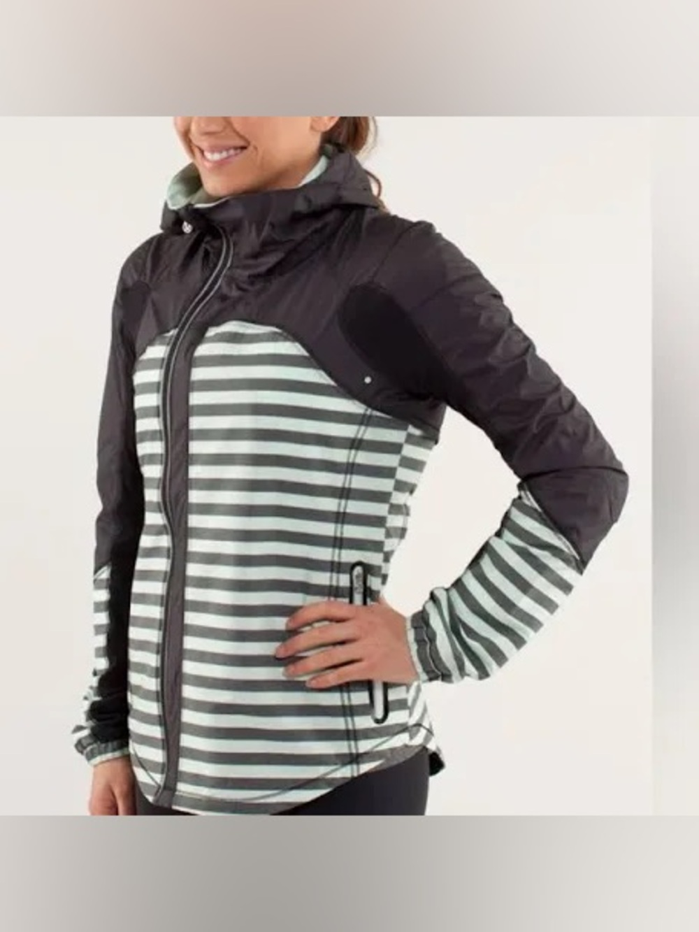 Lululemon Run: Get Up And Glow Jacket
Sea Stripe Mint.